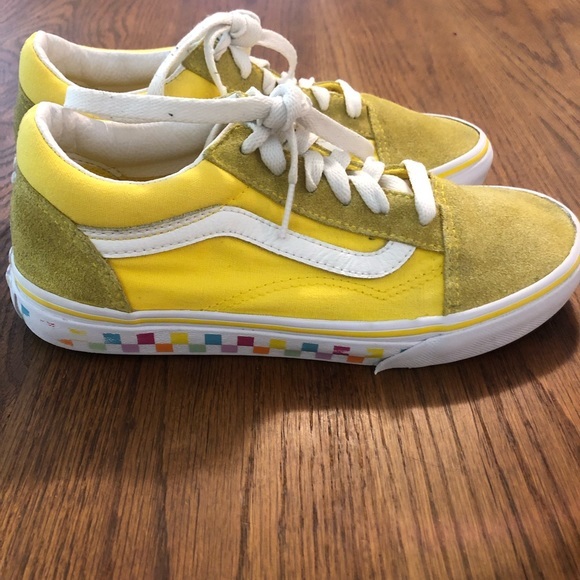 Vans Swede with multi colored squares on sides of bottom of shoes. GUC kids 4 - Picture 3 of 9